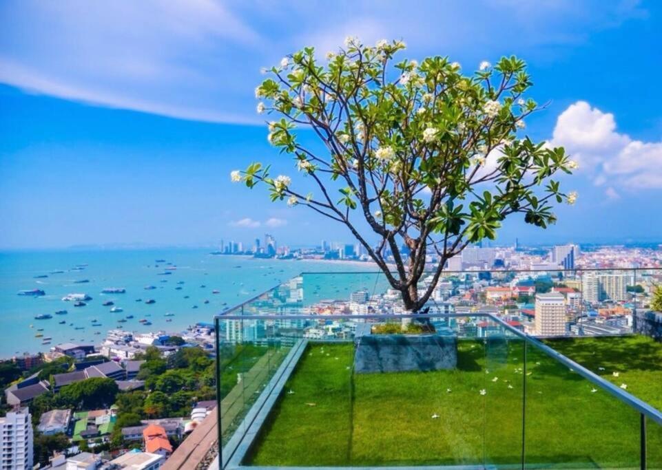 Unixx Condo Pattaya Near Walking Street Exterior photo